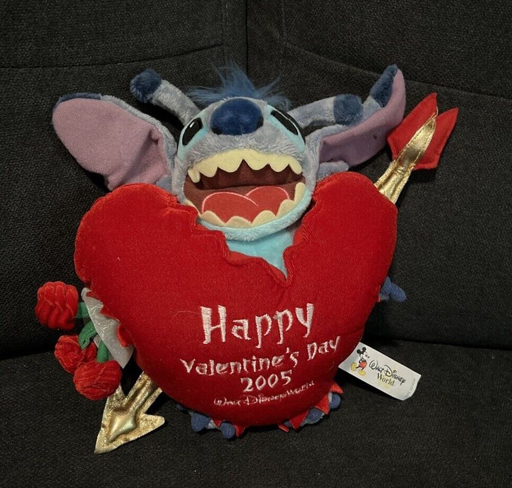 Disney Parks Stitch Valentines beanie vintage plush figure 2005 New With Tags